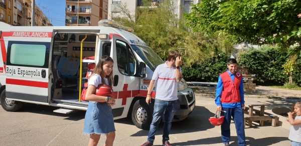 Ens visita una ambulància de la Creu Roja